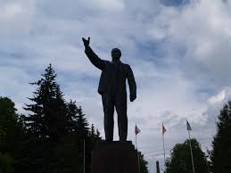 Памятник Ленину город Кимры