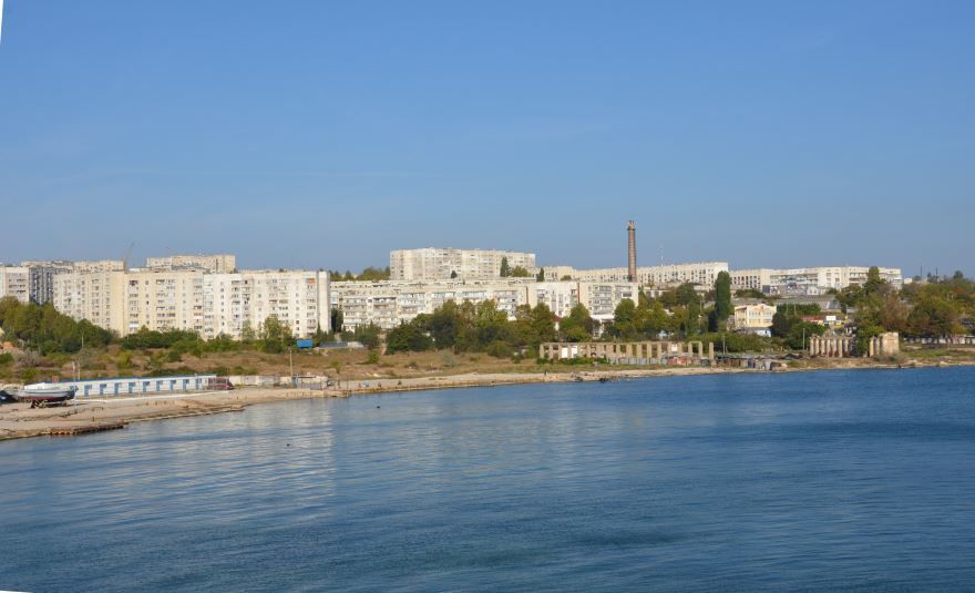 Смотреть красивое фото вид с моря на город Севастополь 2023