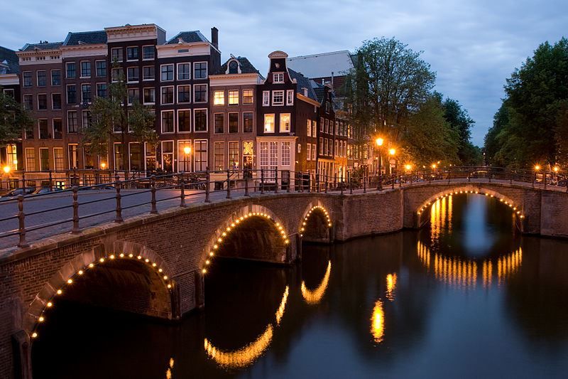 Скачать онлайн бесплатно лучшее фото города Амстердам в хорошем качестве
