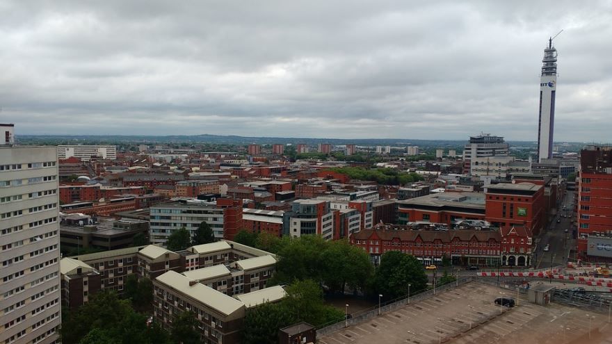 Смотреть красивое фото вид на город Бирмингем 2024