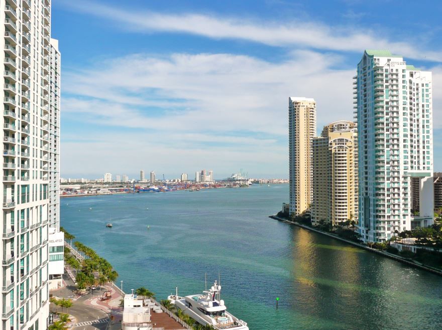 Скачать онлайн бесплатно лучшее фото города Майами в хорошем качестве