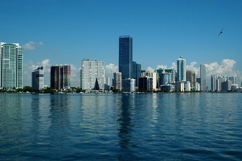 Скачать онлайн бесплатно лучшее фото города Майами Бич в хорошем качестве