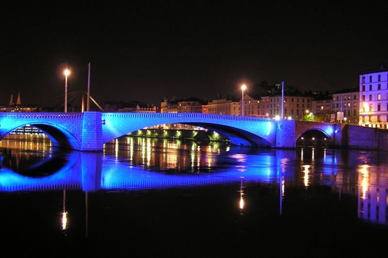 Ночное фото город Лион Франция