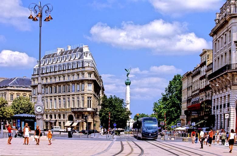 Улица города Бордо Франция