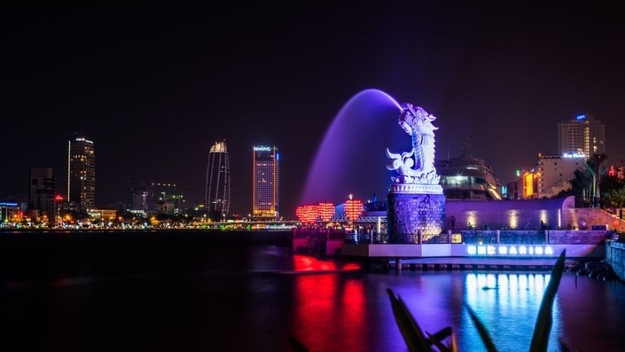 Ночное фото города Дананг Вьетнам