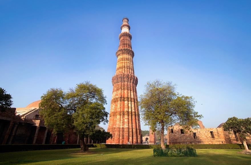 Башня Кутб Минар город Дели